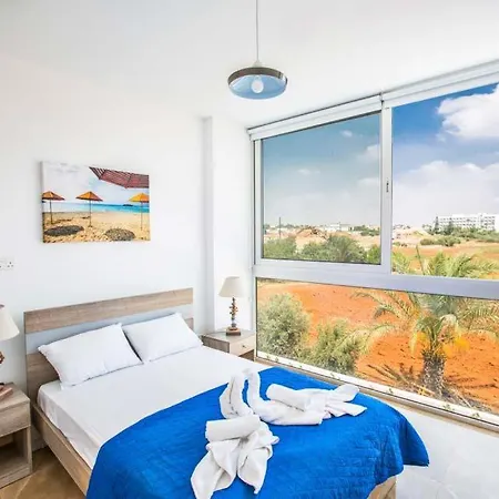 In Sleeps 7 With Pool Air Con And Wifi Βίλα *
